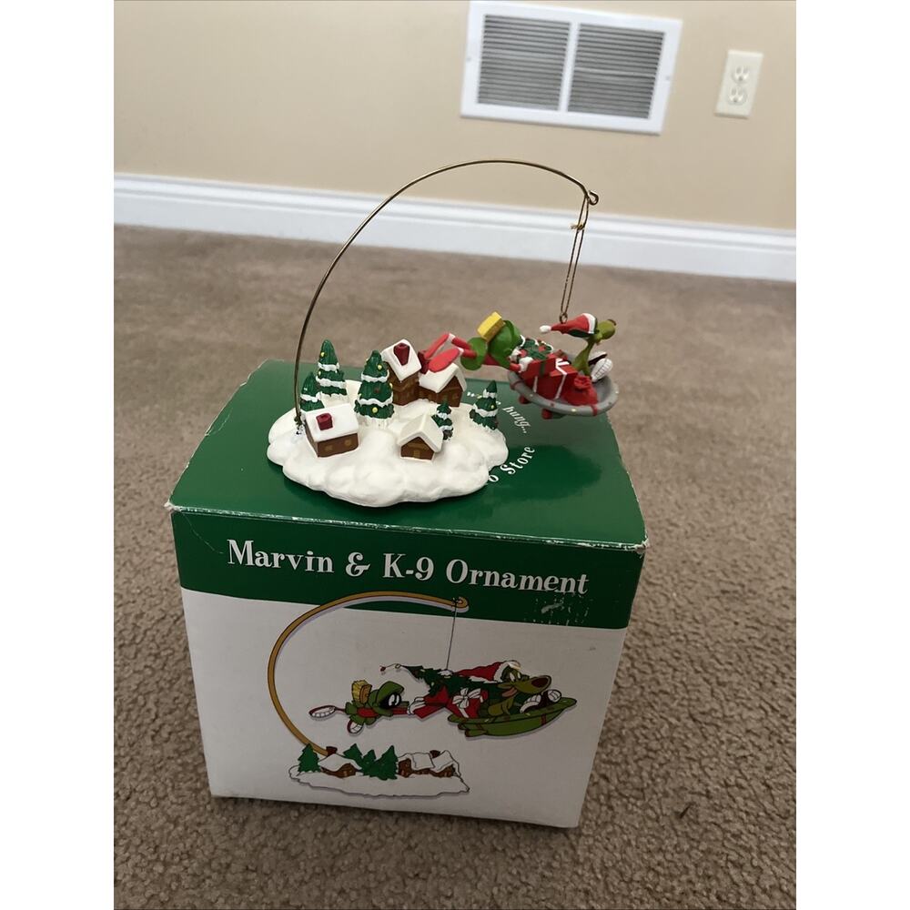 Warner Bros Studio Store Cartoon Network Marvin & K-9 Ornament w/ Base - Vintage